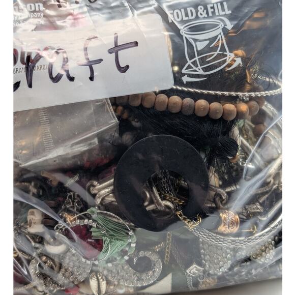 Jewelry Lot Vida Repurpose Bag Over 4 Pounds Beads & Possible Wearable Pieces - Picture 3 of 12